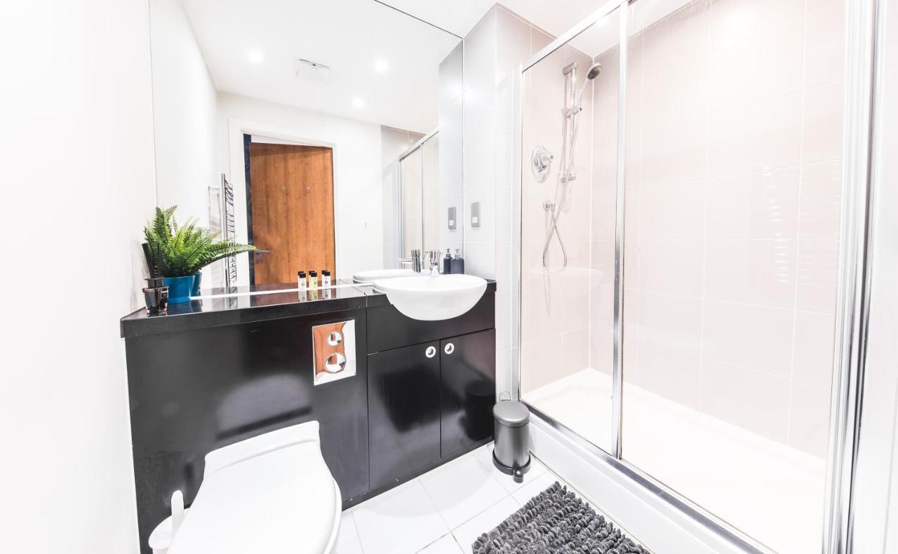 First Stay Apartments - The West Suite バーミンガム エクステリア 写真