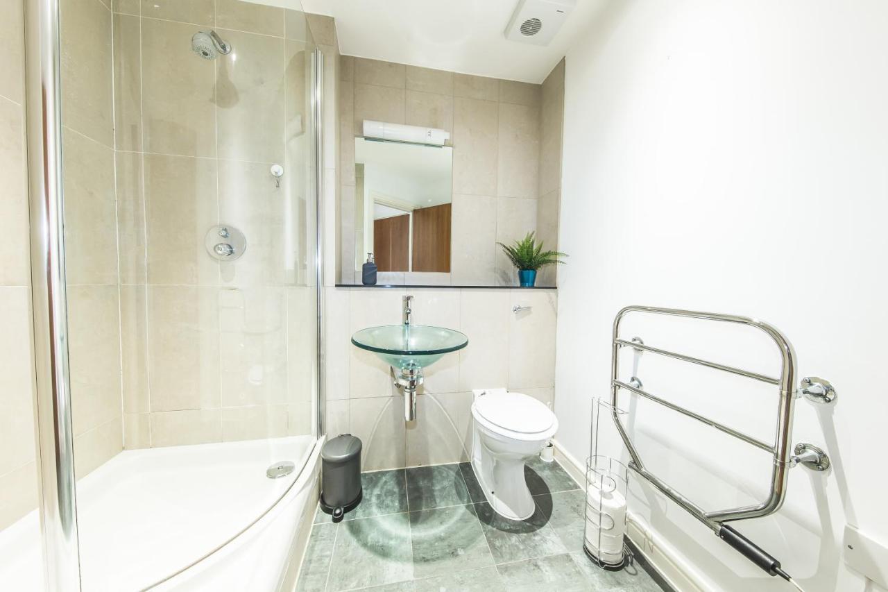 First Stay Apartments - The West Suite バーミンガム エクステリア 写真