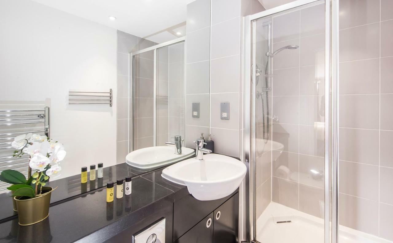 First Stay Apartments - The West Suite バーミンガム エクステリア 写真
